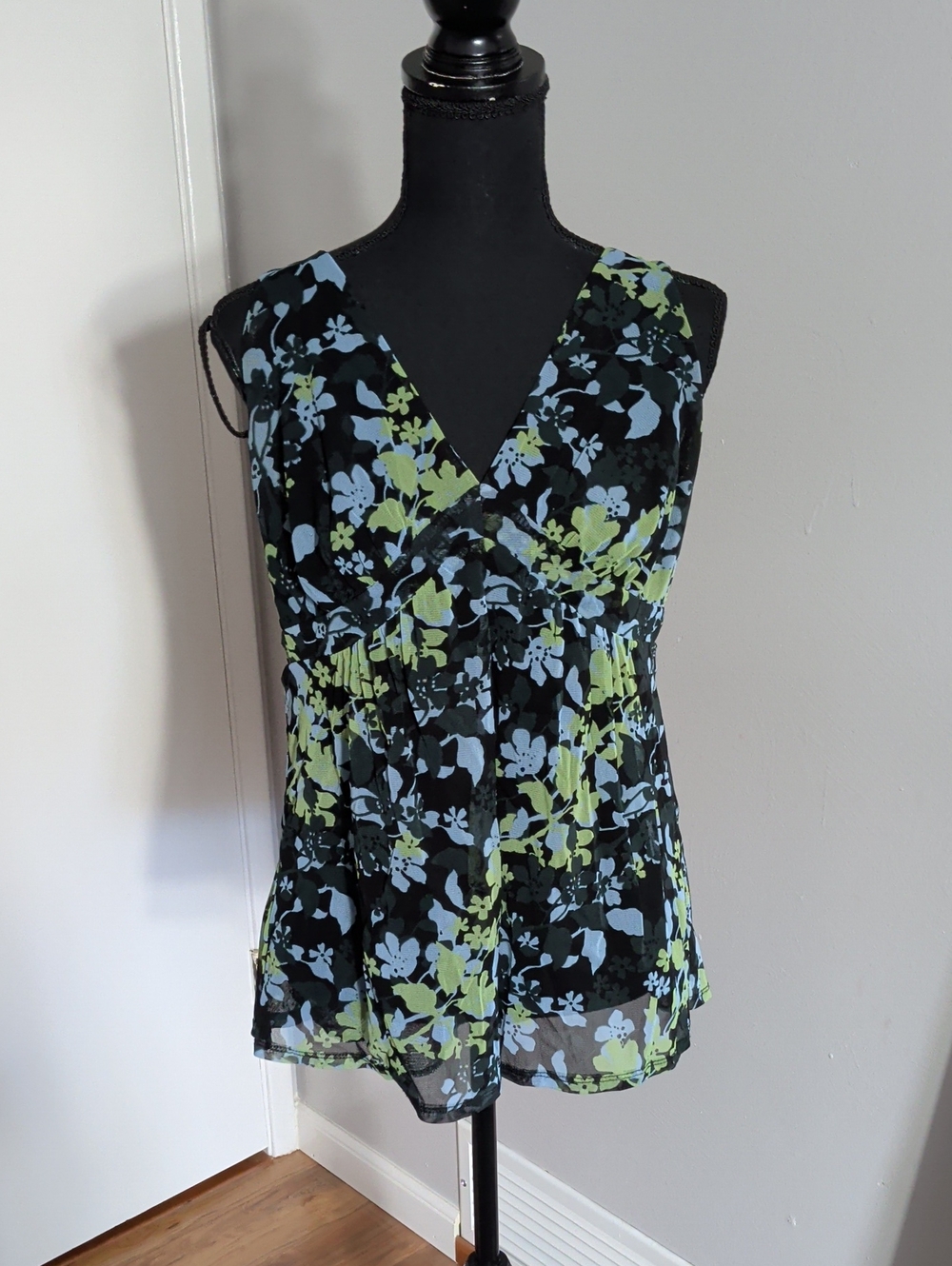 New York & Company Black Floral V-Neck Camisole with Blue & Green Print